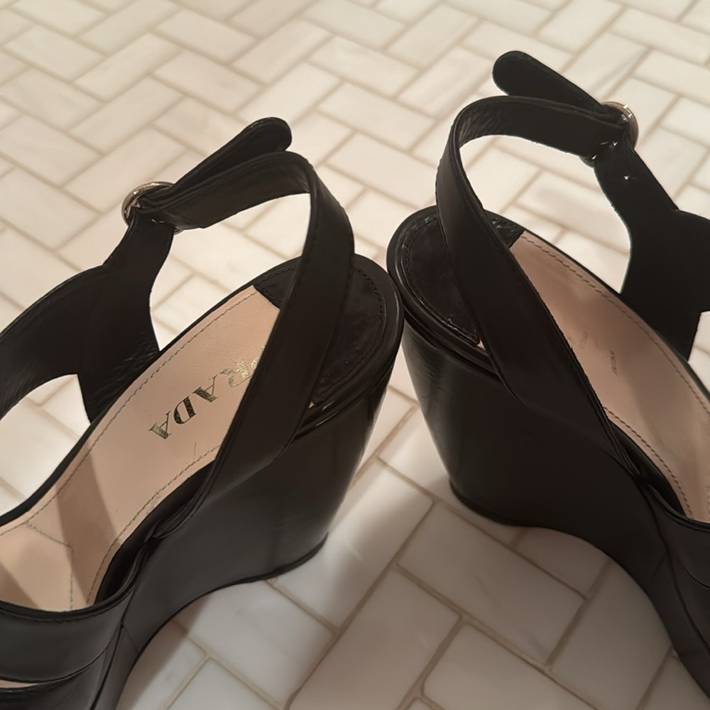 Prada black leather heel - Picture 4 of 8